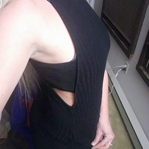 Never worn sleeveless sweater - Picture 1 of 2